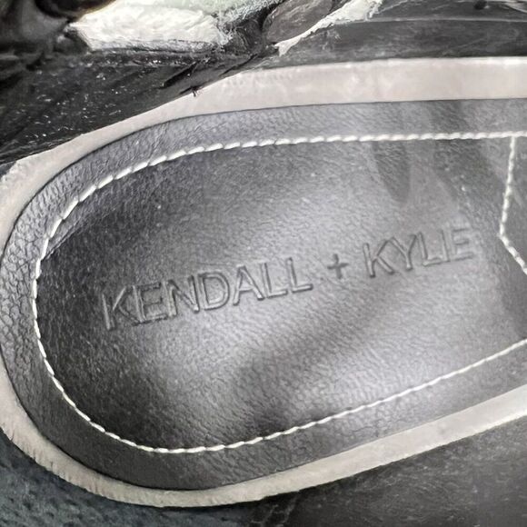 Kendall & Kylie Giaa Gray Velvet Strappy Open Toe Heels - Picture 7 of 7